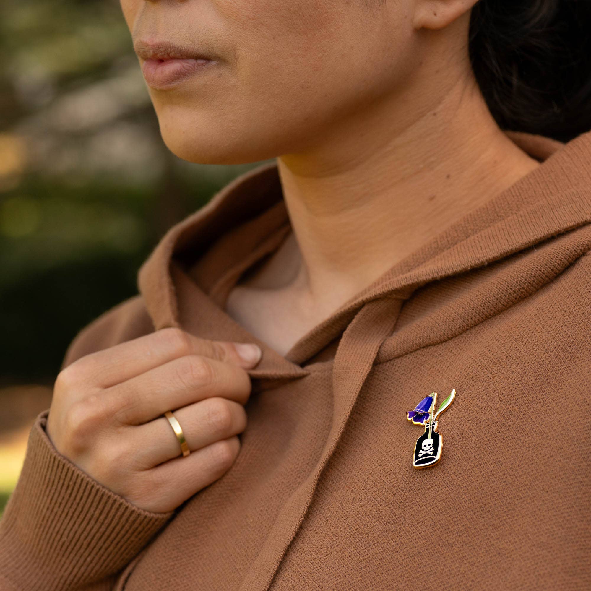 Belladonna Pin