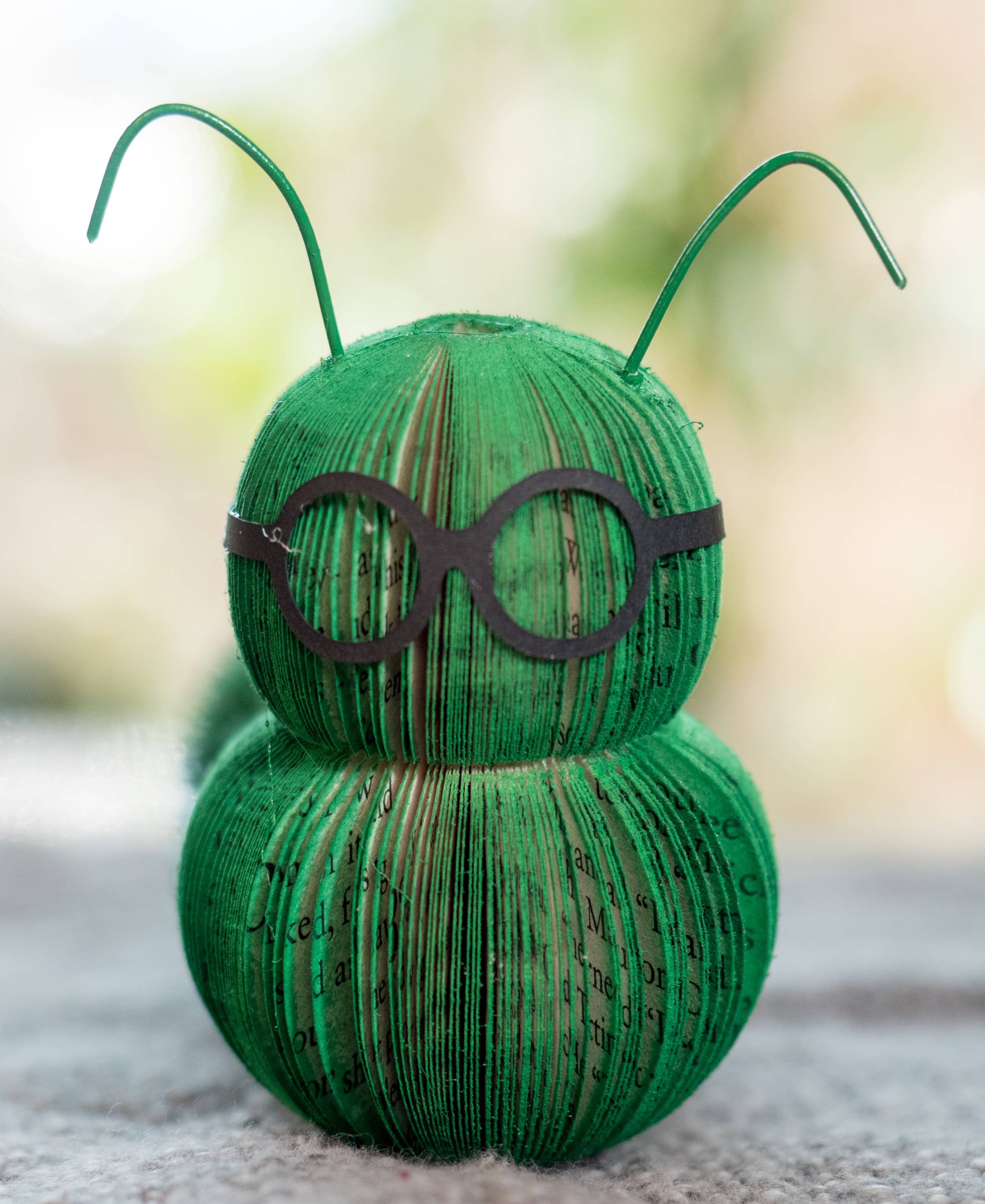 Bookworm Paper Decor