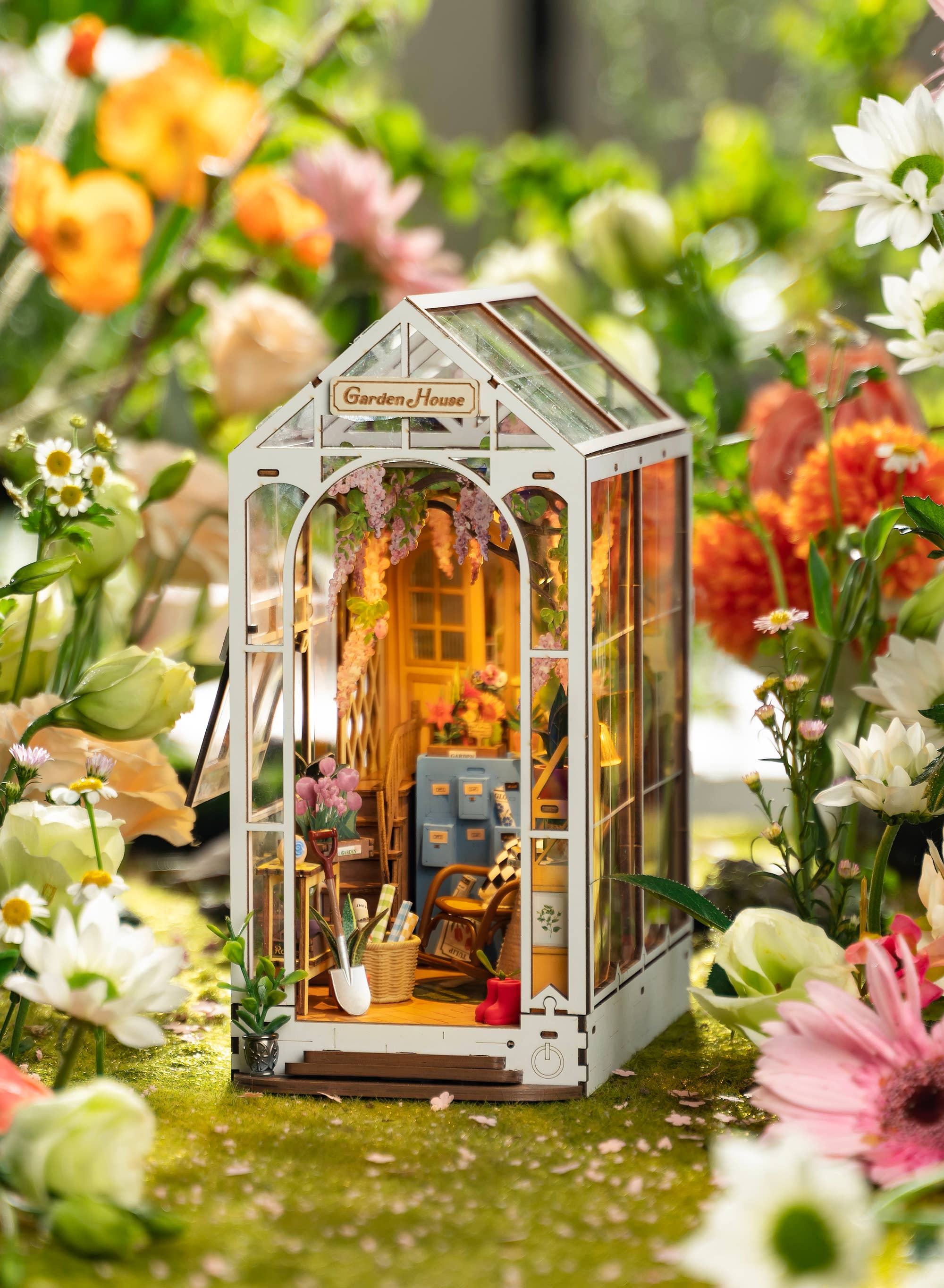 DIY Book Nook Kit: Garden House