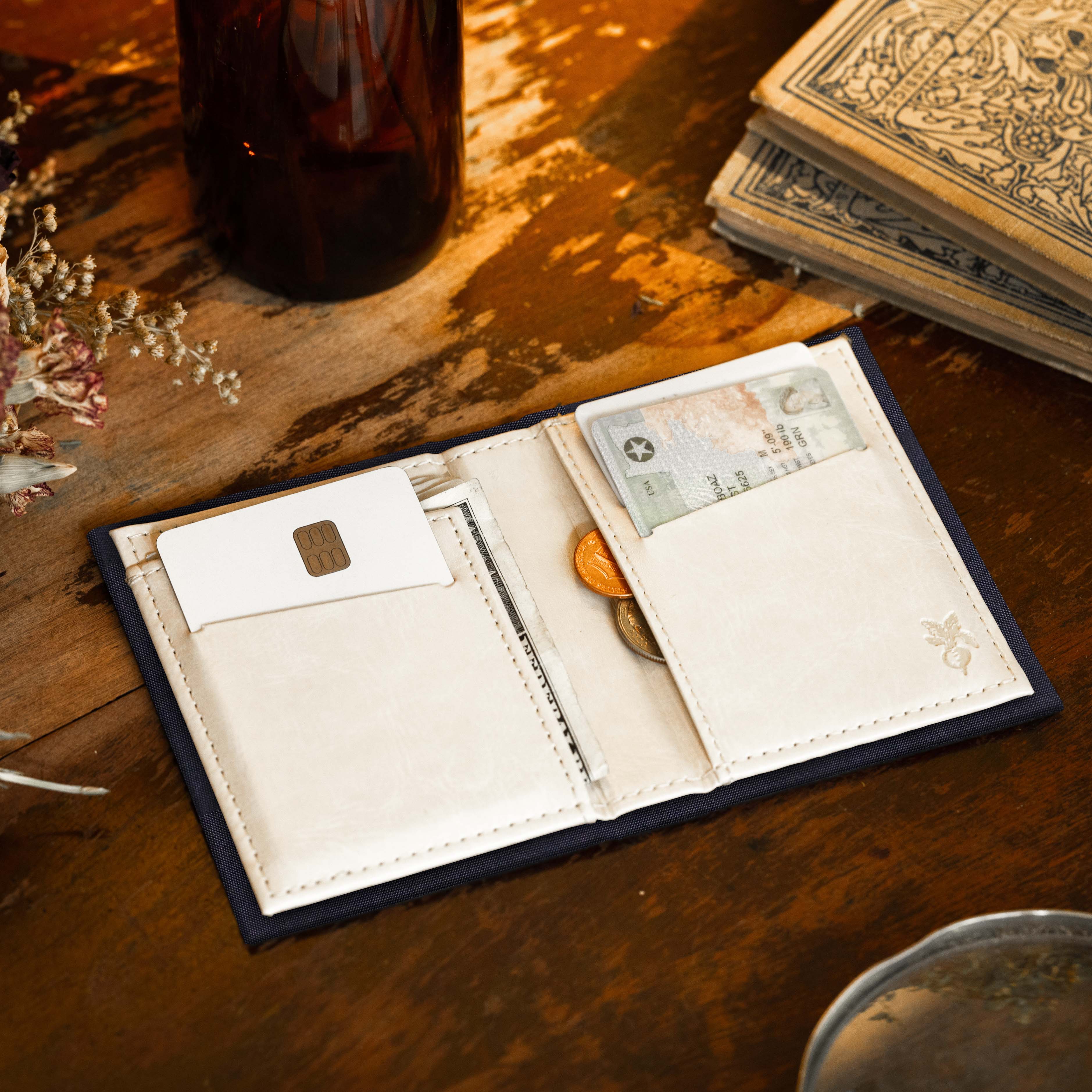 Hitchhikers Guide to the Galaxy 2005 Book Wallet
